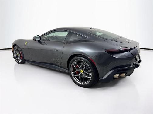 2022 Ferrari Roma Base