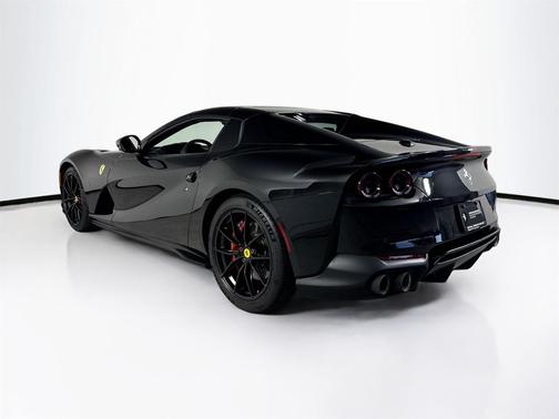 2021 Ferrari 812 GTS 