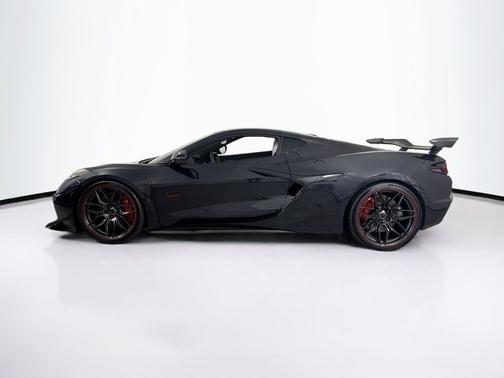 Carbon Flash Metallic 2023 Chevrolet Corvette Z06