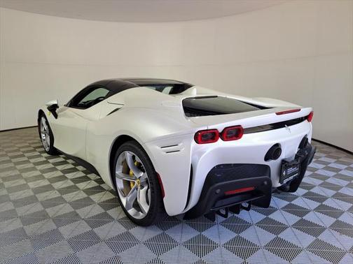 2024 Ferrari SF90 Spider Base