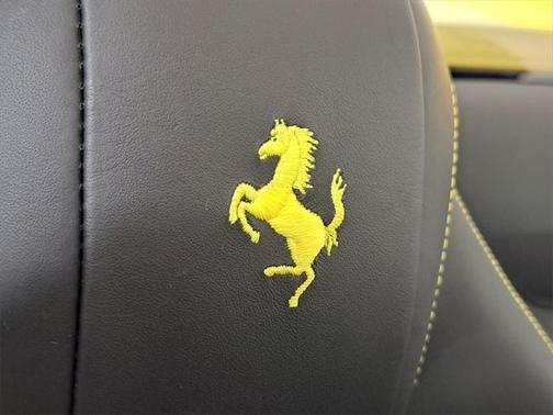 2021 Ferrari 812 GTS Base