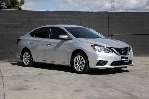 Photo 3 of 28 of 2017 Nissan Sentra S