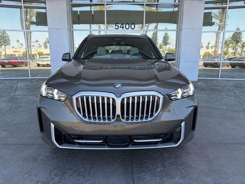 Manhattan Green Metallic 2026 BMW X5 sDrive40i