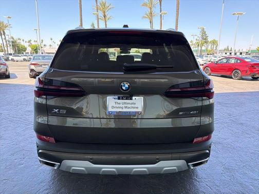 Manhattan Green Metallic 2026 BMW X5 sDrive40i
