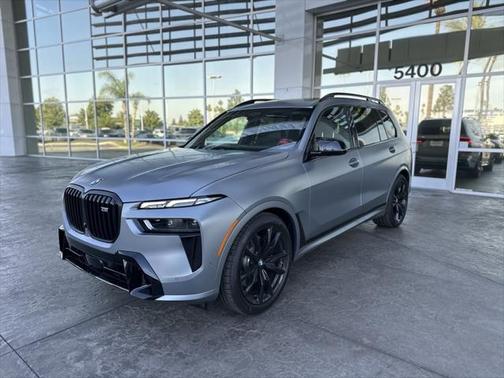 2025 BMW X7 M60i
