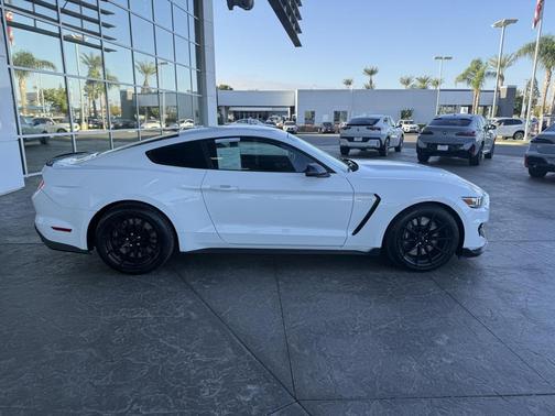 2016 Ford Shelby GT350 Base