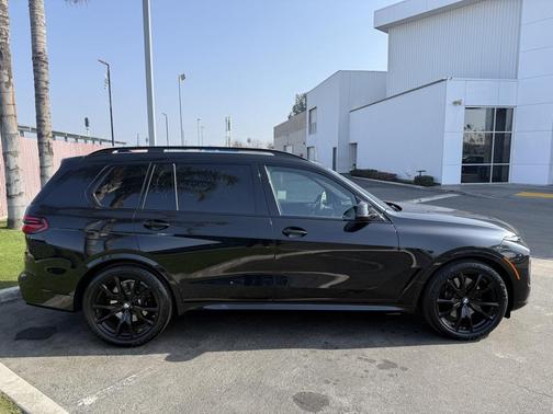 2024 BMW X7 xDrive40i