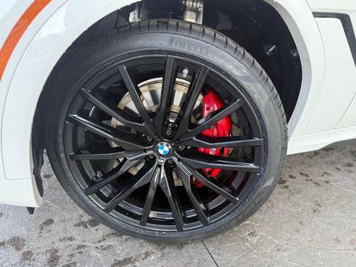 2024 BMW X6 M60i