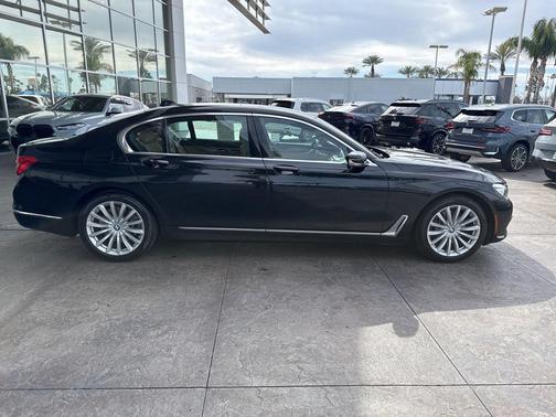 2018 BMW 740 740i