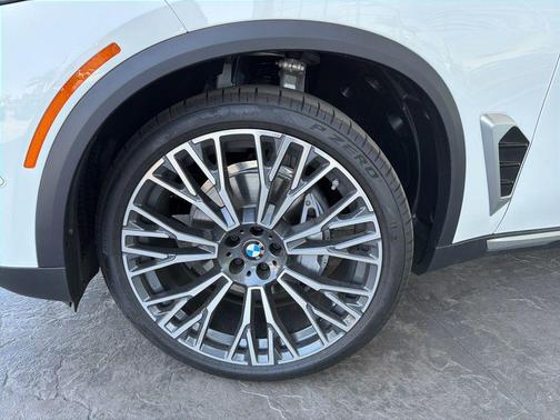 Alpine White 2026 BMW X5 sDrive40i