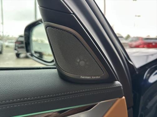 2022 BMW 740 i