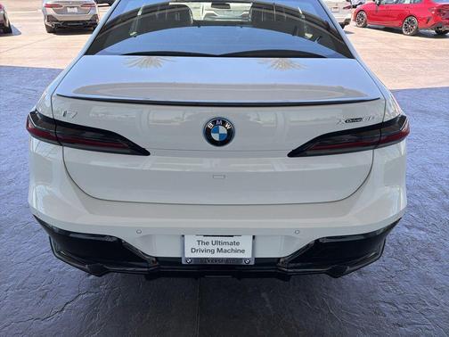 Alpine White 2026 BMW i7 xDrive60