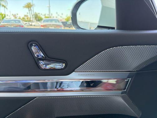 Alpine White 2026 BMW i7 xDrive60