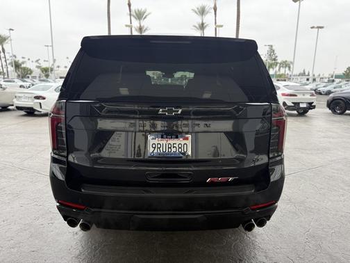 2025 Chevrolet Suburban RST