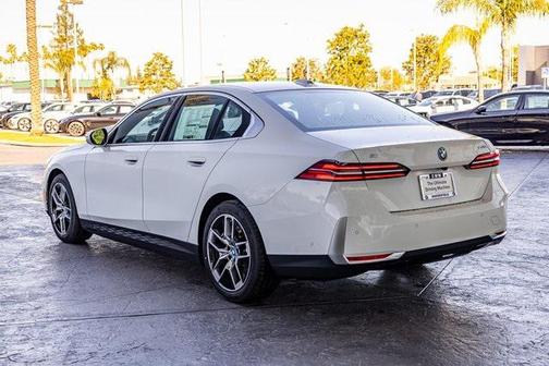 2024 BMW i5 eDrive40