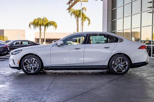 2024 BMW i5 eDrive40