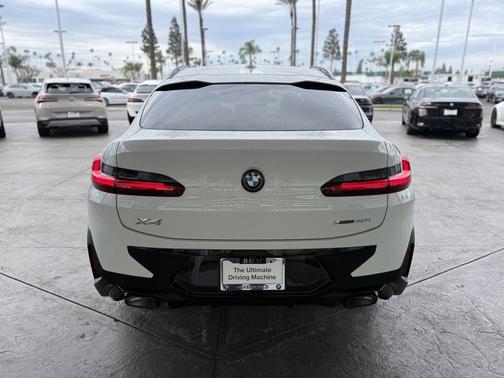 2025 BMW X4 xDrive30i