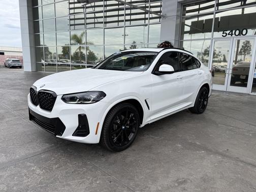 2025 BMW X4 xDrive30i