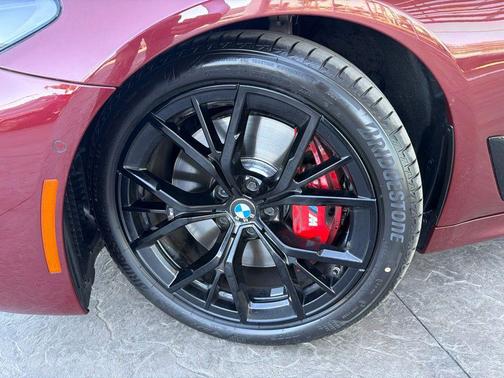 Aventurin Red Metallic 2023 BMW M550 i Xdrive