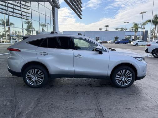 2022 Toyota Venza XLE