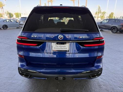 2023 BMW X7 M60i