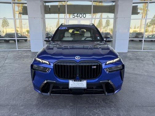 2023 BMW X7 M60i