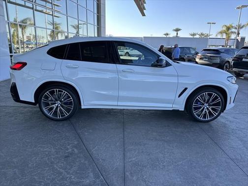 2025 BMW X4 M40i