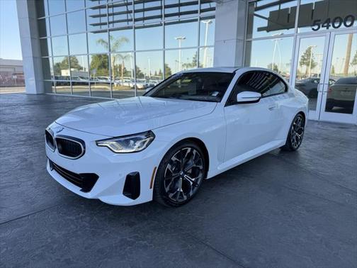 2025 BMW 230 i