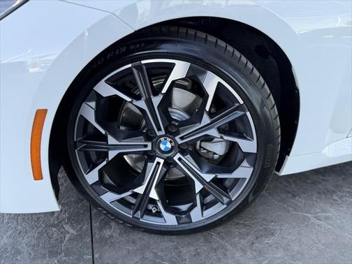 2025 BMW 230 i
