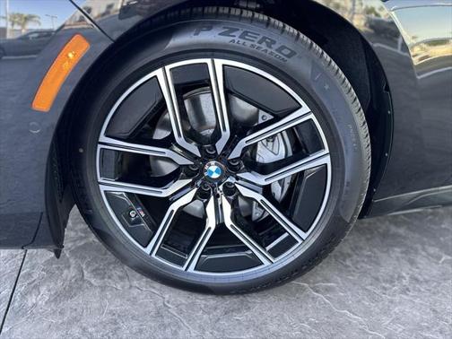 2025 BMW 740 i xDrive