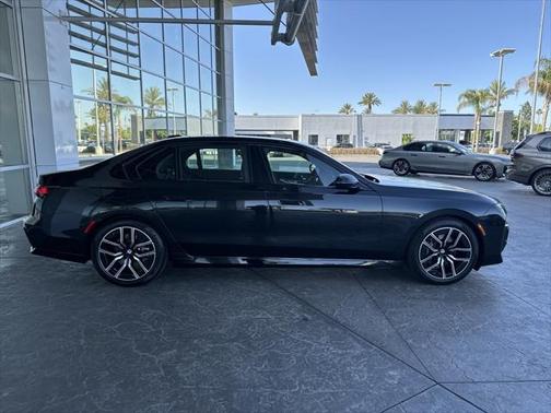 2025 BMW 740 i xDrive