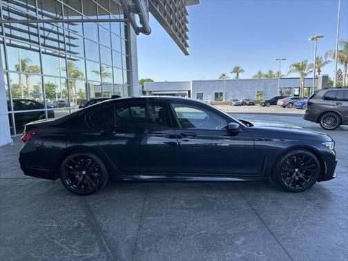 2022 BMW 740 i