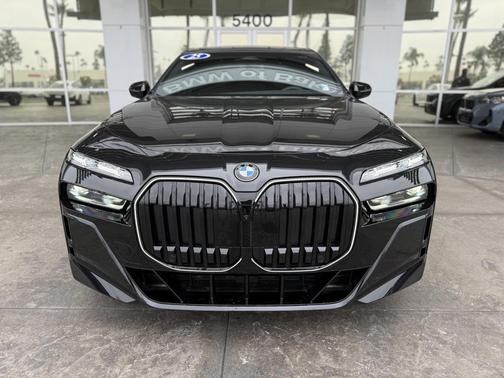 2025 BMW 760 xDrive