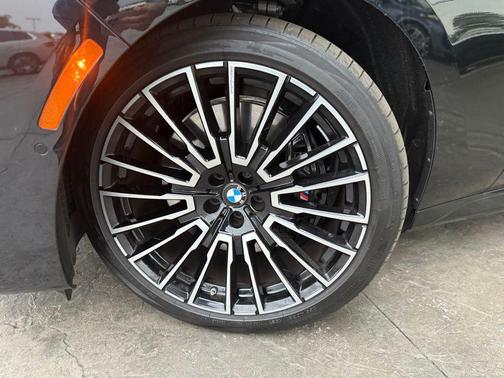2025 BMW 760 xDrive