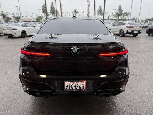 2025 BMW 760 xDrive