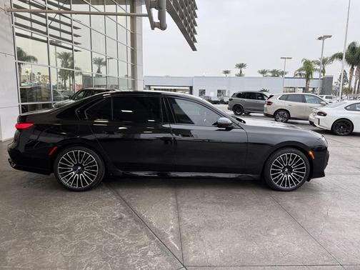 2025 BMW 760 xDrive