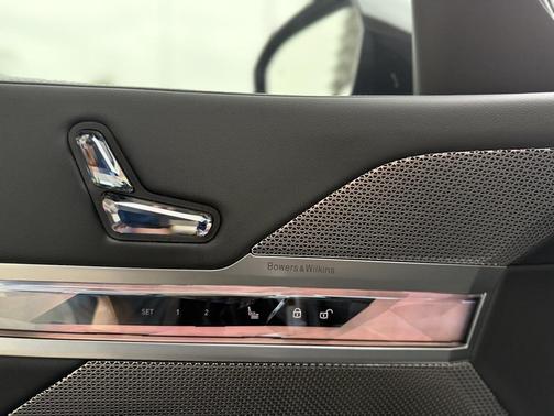 2025 BMW 760 xDrive