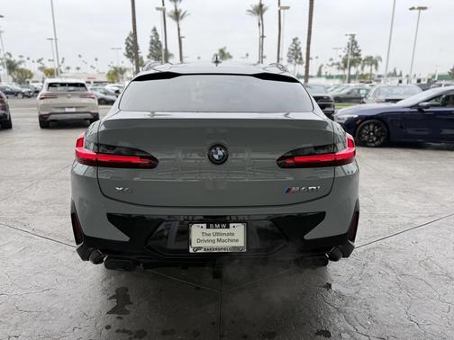 2023 BMW X4 M40i