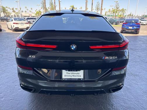 Carbon Black Metallic 2023 BMW X6 M50i