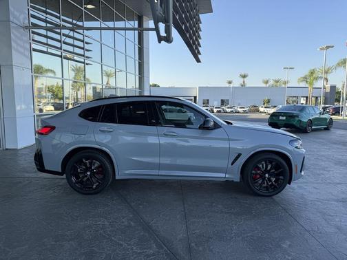 2025 BMW X4 M40i