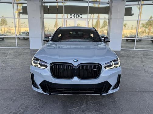 2025 BMW X4 M40i