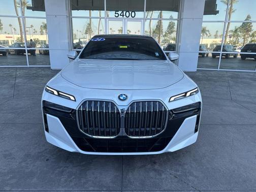 2024 BMW 740 i