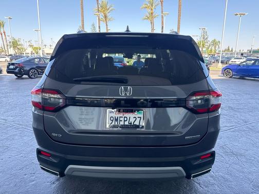 Modern Steel Metallic 2024 Honda Pilot Touring