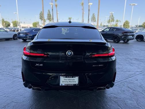 2022 BMW X4 xDrive30i