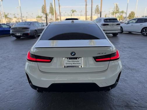 2023 BMW 330 330i