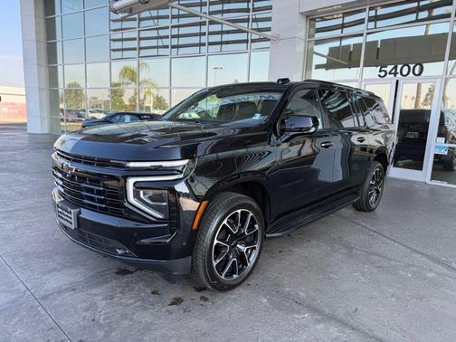2025 Chevrolet Suburban RST