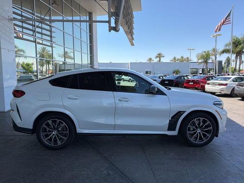 Mineral White Metallic 2023 BMW X6 xDrive40i
