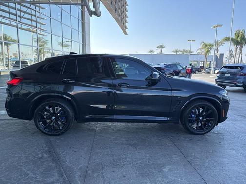 2025 BMW X4 M40i