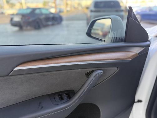 2024 Tesla Model Y Standard Range