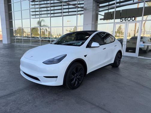 2024 Tesla Model Y Standard Range